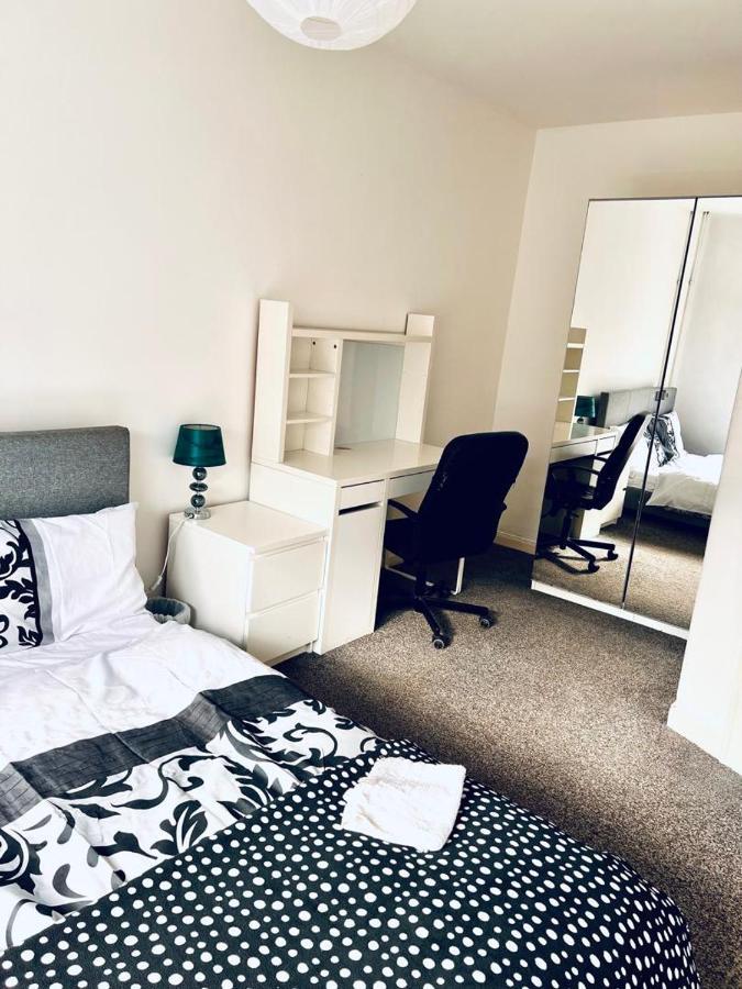 Private Room Close To Leeds University And City Centre 외부 사진