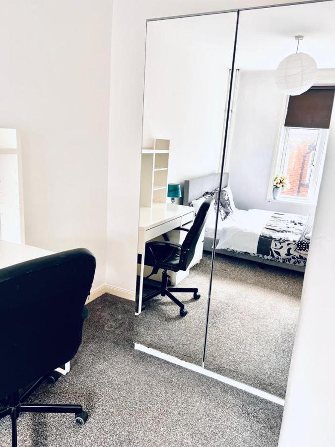 Private Room Close To Leeds University And City Centre 외부 사진