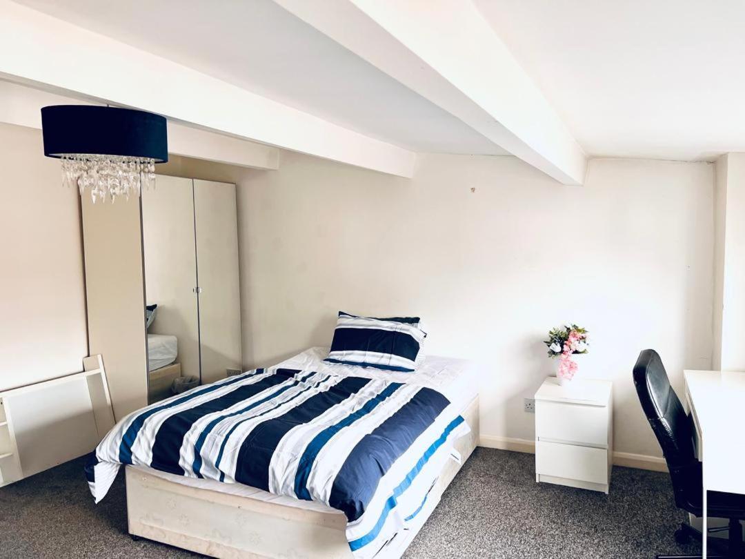 Private Room Close To Leeds University And City Centre 외부 사진