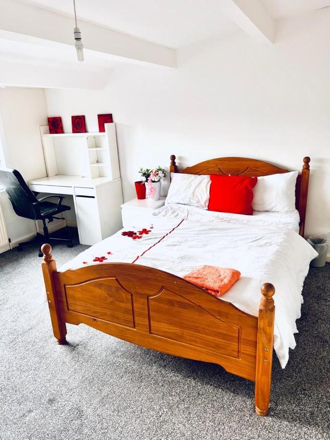 Private Room Close To Leeds University And City Centre 외부 사진