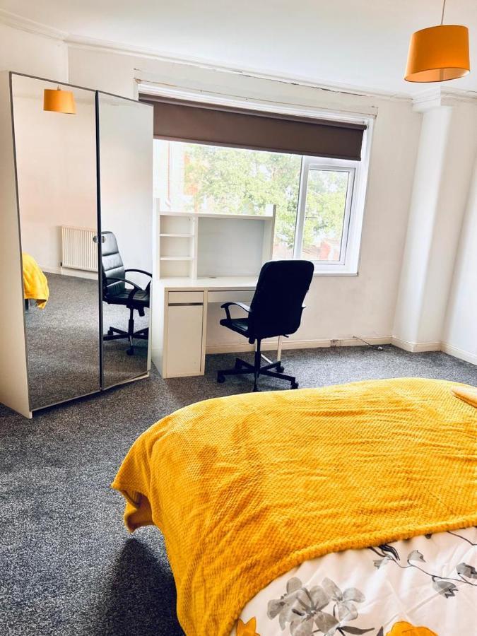Private Room Close To Leeds University And City Centre 외부 사진