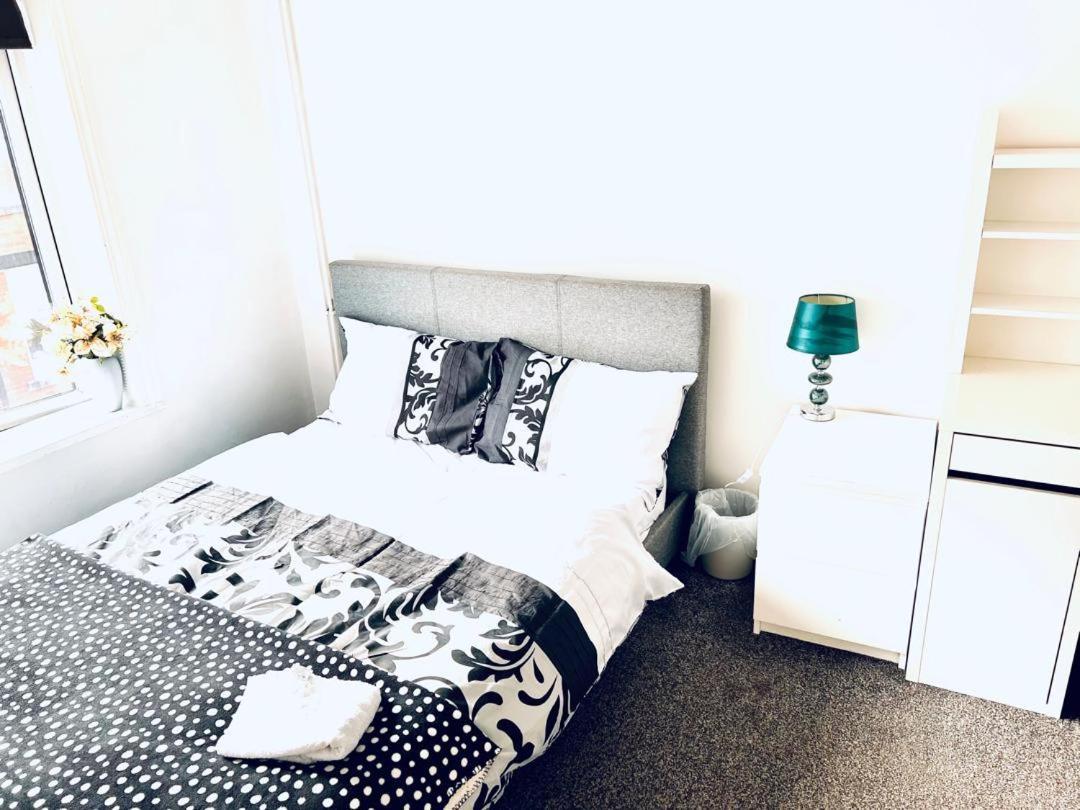 Private Room Close To Leeds University And City Centre 외부 사진