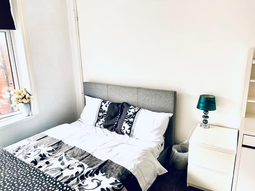 Private Room Close To Leeds University And City Centre 외부 사진