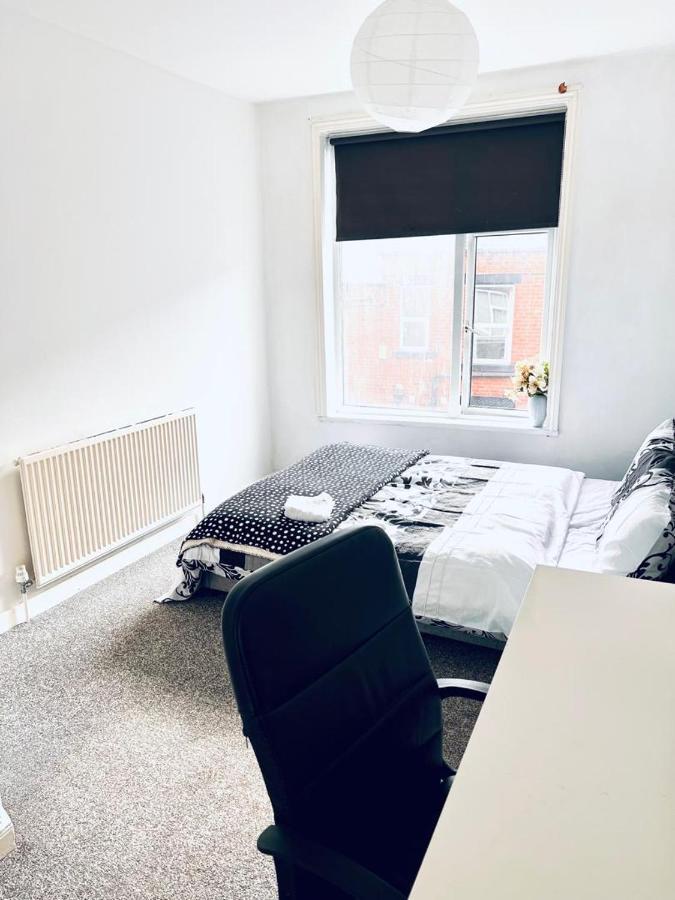 Private Room Close To Leeds University And City Centre 외부 사진