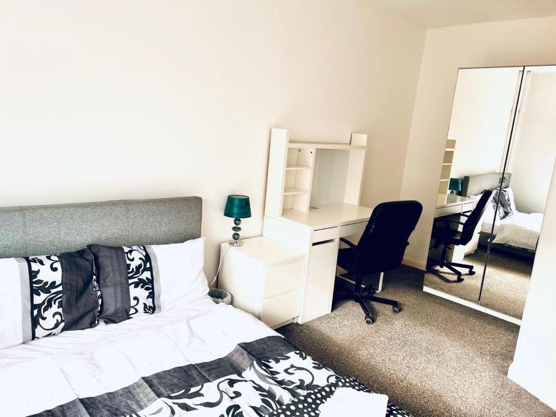 Private Room Close To Leeds University And City Centre 외부 사진